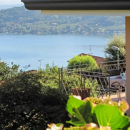 Ametista مييْنا